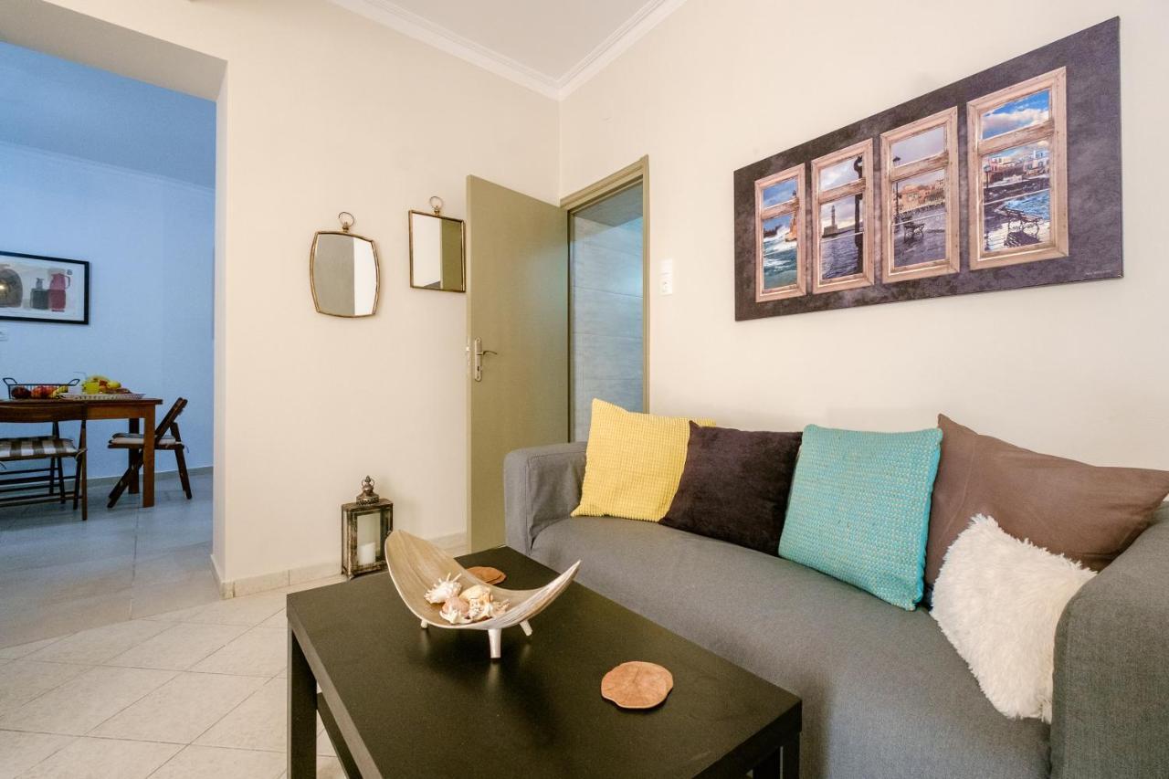 Home With Courtyard In Beating Heart Of Old Town! 하니아 외부 사진