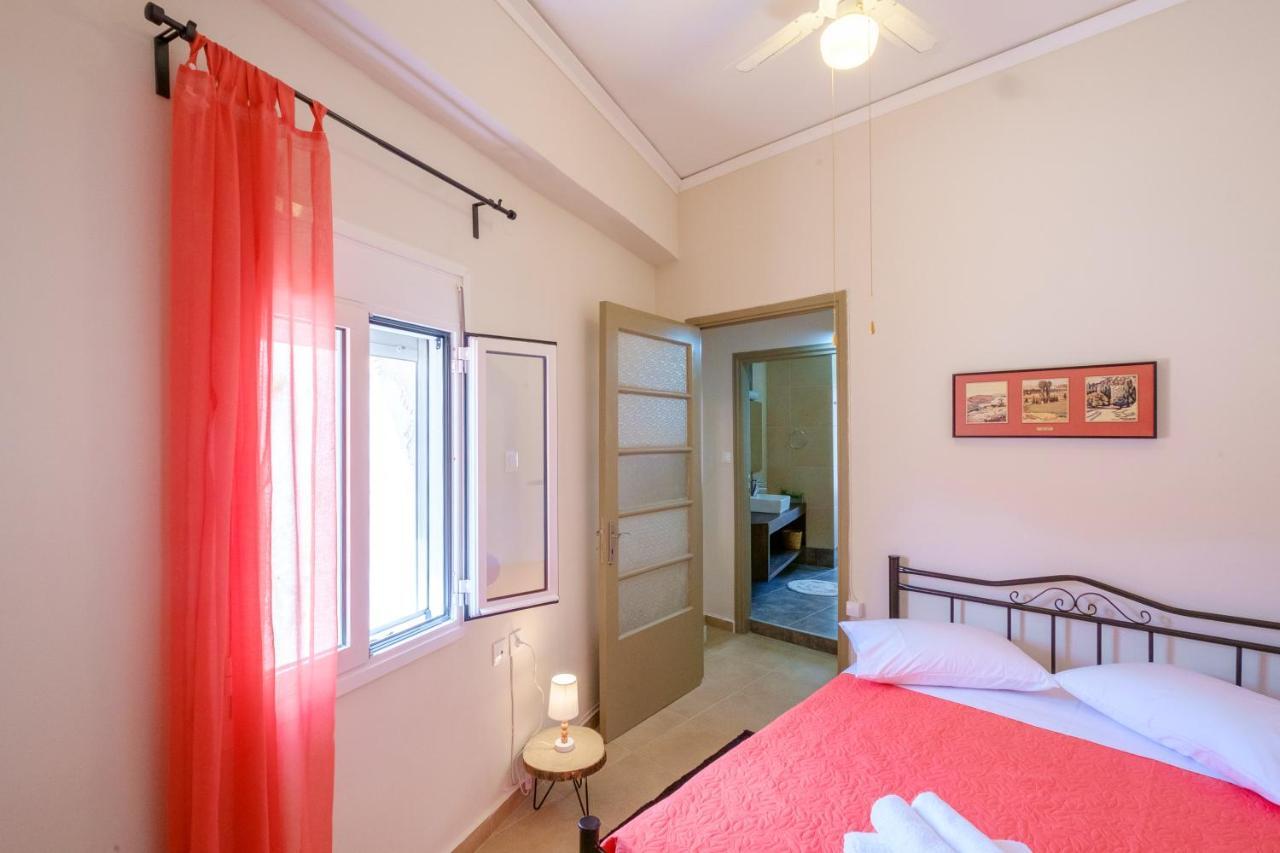 Home With Courtyard In Beating Heart Of Old Town! 하니아 외부 사진