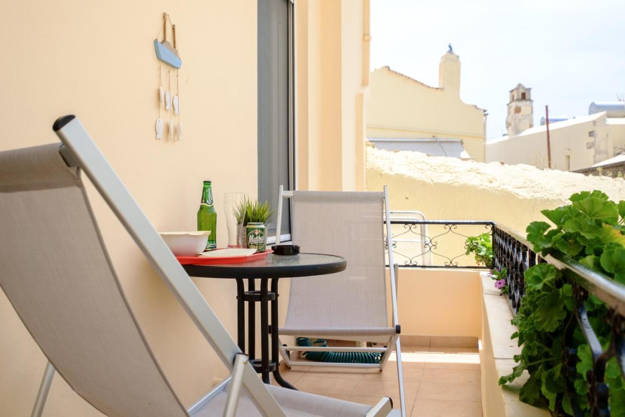 Home With Courtyard In Beating Heart Of Old Town! 하니아 외부 사진