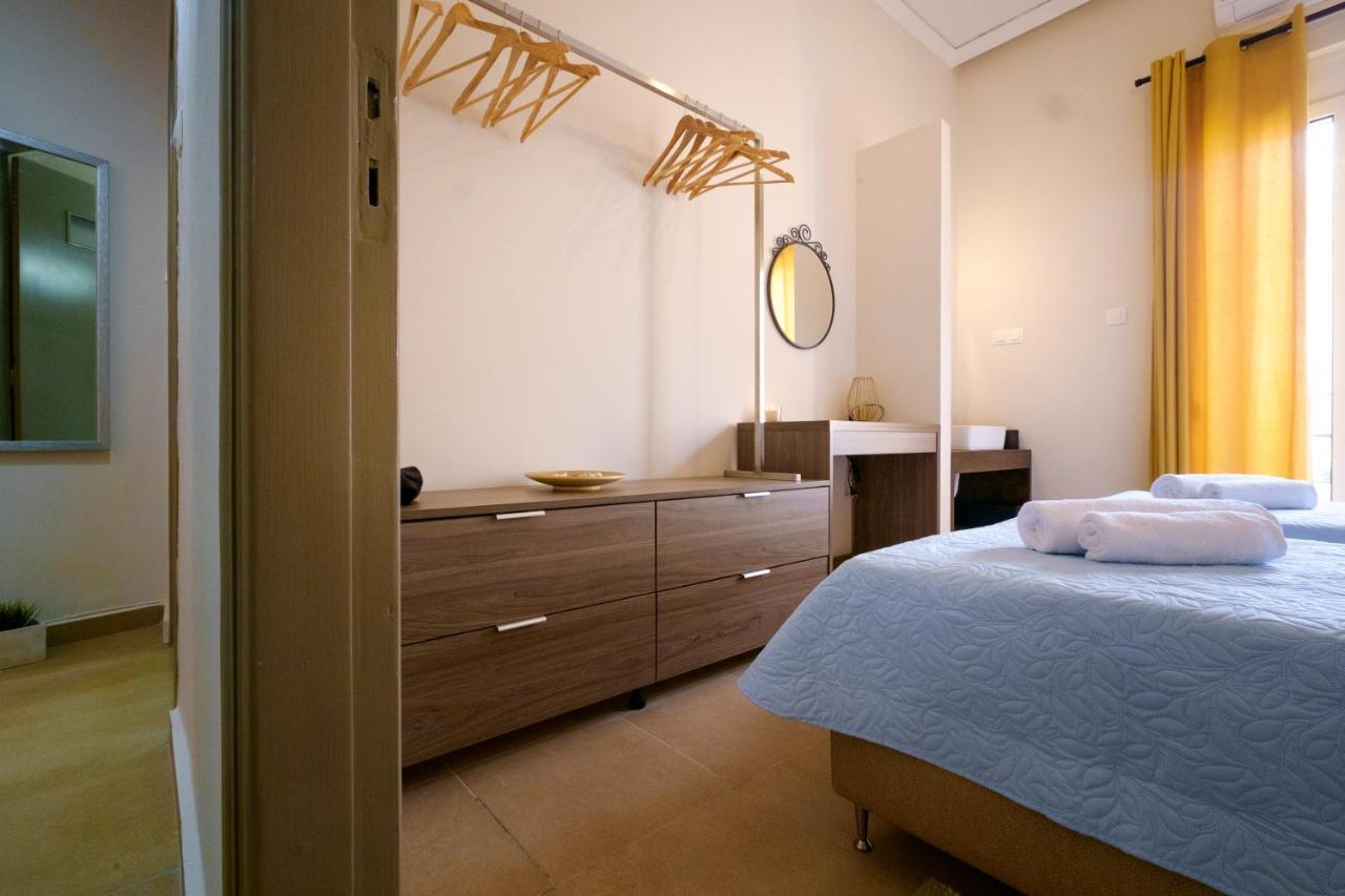 Home With Courtyard In Beating Heart Of Old Town! 하니아 외부 사진