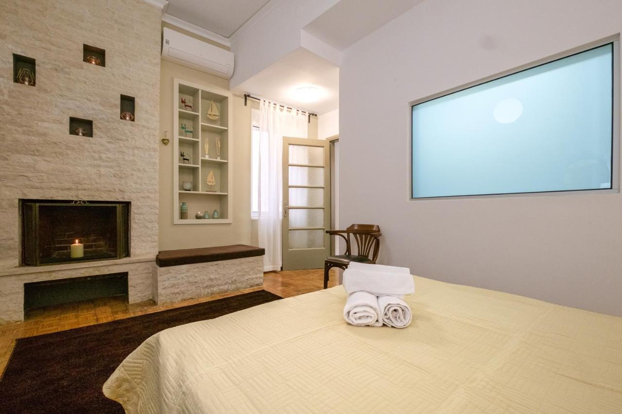 Home With Courtyard In Beating Heart Of Old Town! 하니아 외부 사진