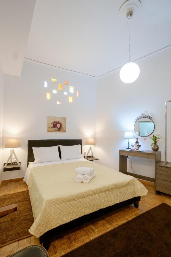 Home With Courtyard In Beating Heart Of Old Town! 하니아 외부 사진