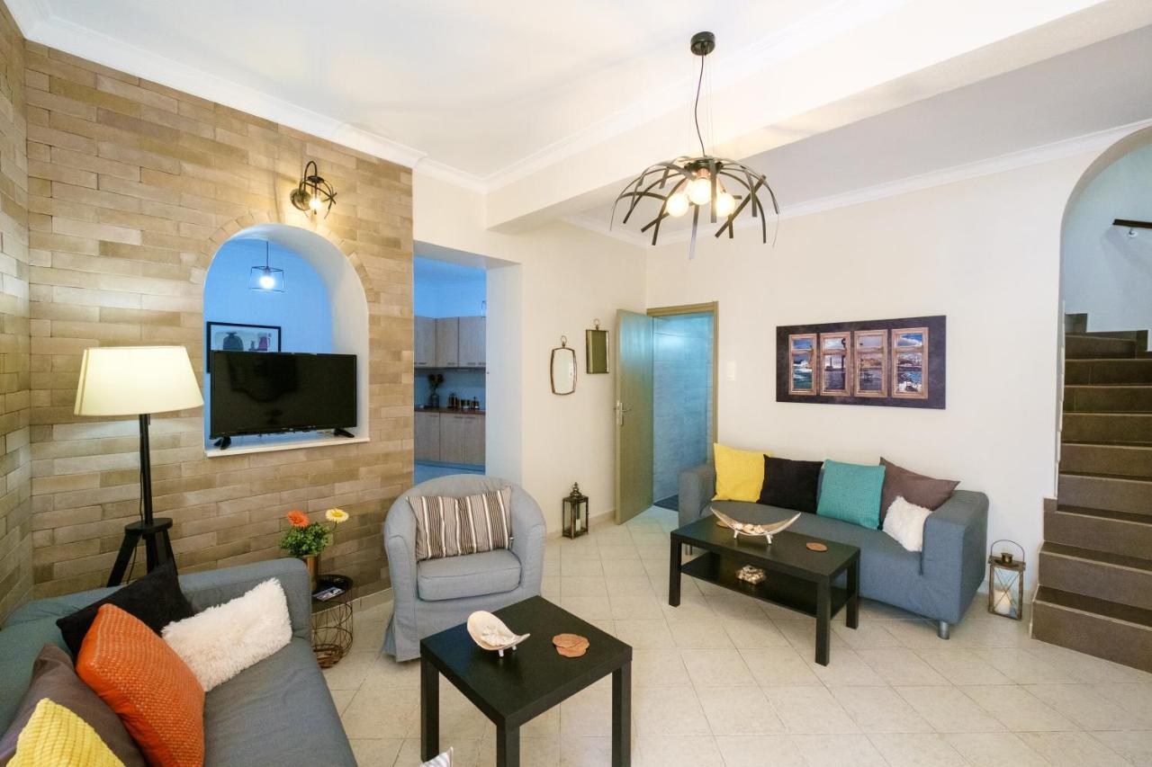 Home With Courtyard In Beating Heart Of Old Town! 하니아 외부 사진