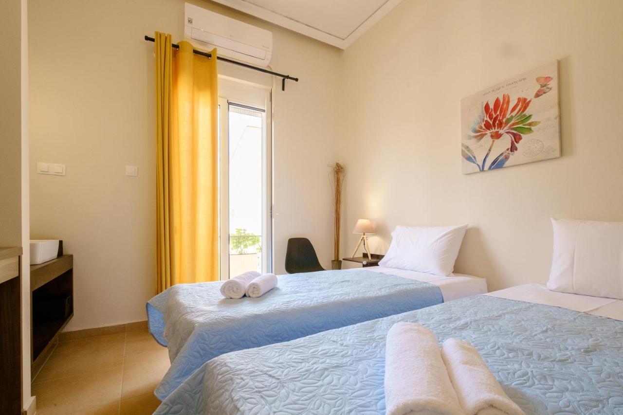 Home With Courtyard In Beating Heart Of Old Town! 하니아 외부 사진
